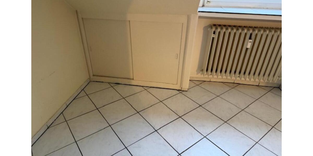 Dachgeschoßwohnung Pulheim - 3 Zimmer, 85 m&sup2;, 830&euro; | Angebot:25755281