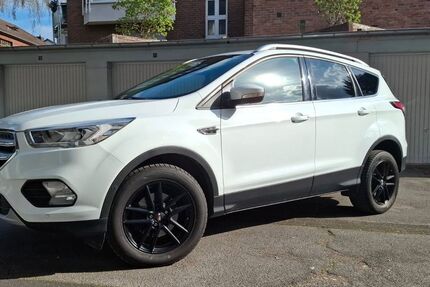 Ford Kuga 122.500 km 10.200 &euro; Langenfeld 40764