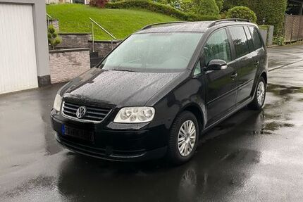 VW Touran 187.000 km 1.950 &euro; Remscheid 42899