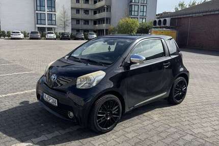 Toyota iQ 154.000 km 4.700 &euro; köln 50668