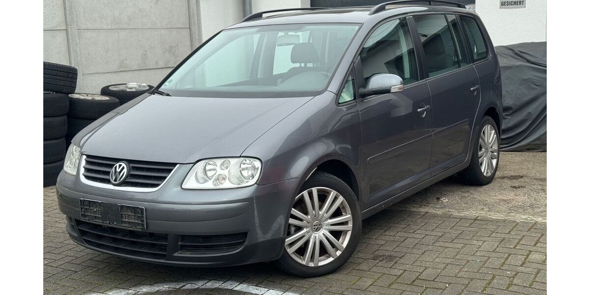 VW Touran 158.600 km 4.200 &euro; Leverkusen 51371