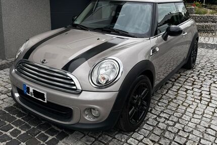 Mini ONE 163.000 km 5.299 &euro; Wuppertal 42369