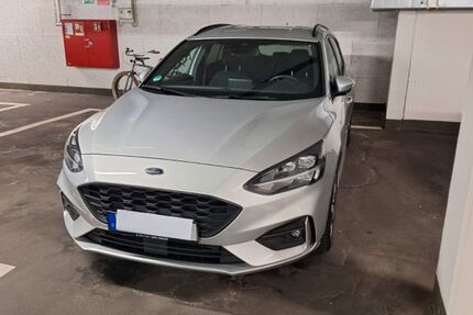 Ford Focus 102.000 km 9.100 &euro; Düsseldorf 40589