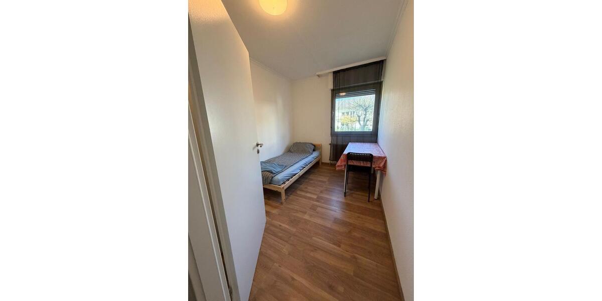Erdgeschoßwohnung Leverkusen Bergisch Neukirchen - 7 Zimmer, 160 m&sup2;, 3.000&euro; | Angebot:25616673