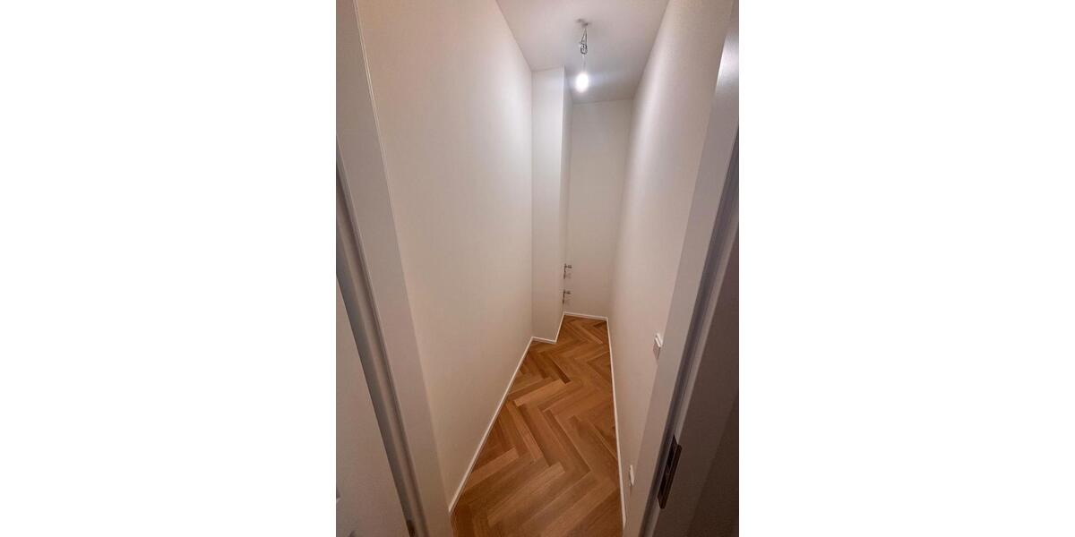 Etagenwohnung Düsseldorf Lörick - 2 Zimmer, 68 m&sup2;, 1.620&euro; | Angebot:26013815