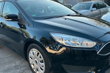 Ford Focus 110.000 km 5.950 &euro; Dormagen 41539