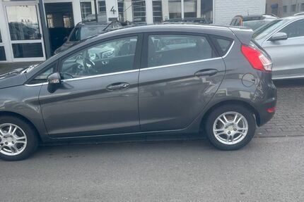 Ford Fiesta 120.400 km 6.900 &euro; Köln 50829