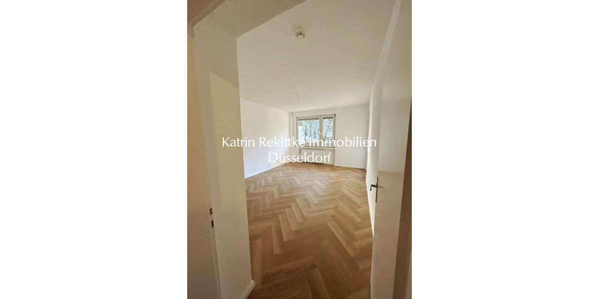 Etagenwohnung Düsseldorf Grafenberg - 4 Zimmer, 106 m&sup2;, 1.800&euro; | Angebot:26835894