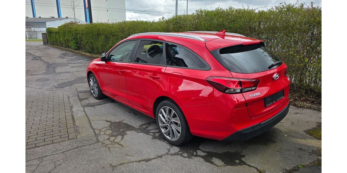 Hyundai i30 136.582 km 10.999 &euro; Solingen 42699