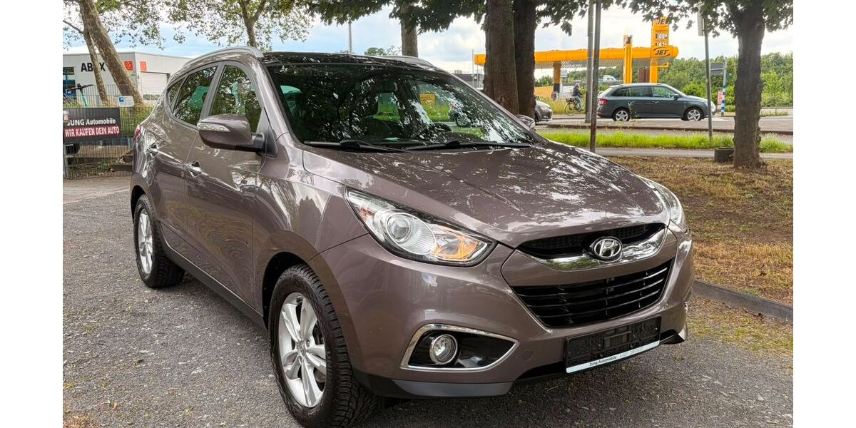 Hyundai ix35 131.000 km 8.750 &euro; Köln 51107