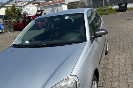 VW Polo 142.100 km 3.500 &euro; Köln 51145