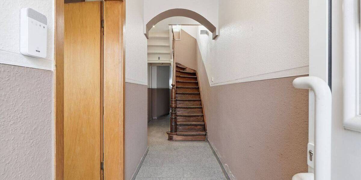 Reihenmittelhaus Neuss Pomona - 7 Zimmer, 144 m&sup2;, 360.000&euro; | Angebot:26733427