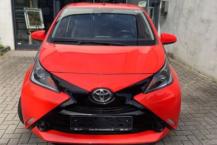 Toyota Aygo (X) 83.106 km 6.999 &euro; Düsseldorf 40549