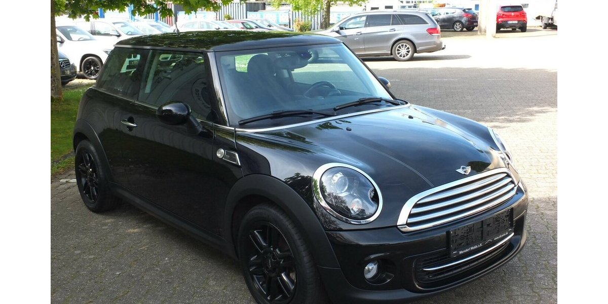 Mini Cooper BAKER STREET XENON KLIMAAUTOM SITZHEIZUNG 114.143 km 8.898 &euro; Köln 50858