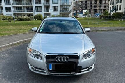 Audi A4 192.000 km 4.700 &euro; Düsseldorf 40235