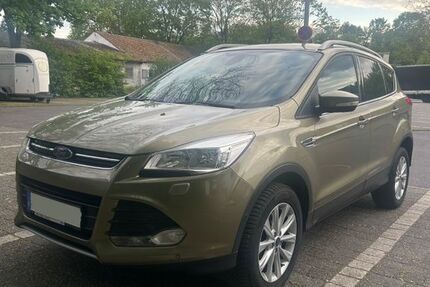 Ford Kuga 158.000 km 8.800 &euro; Köln 50769