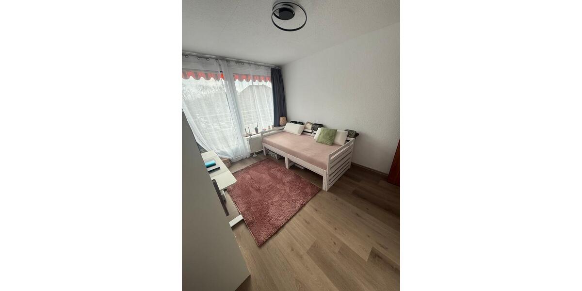 Dachgeschoßwohnung Neuss Allerheiligen - 3 Zimmer, 76 m&sup2;, 260.000&euro; | Angebot:27070841