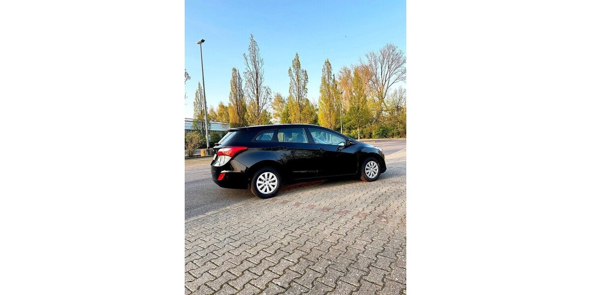 Hyundai i30 200.325 km 5.999 &euro; Frechen 50226