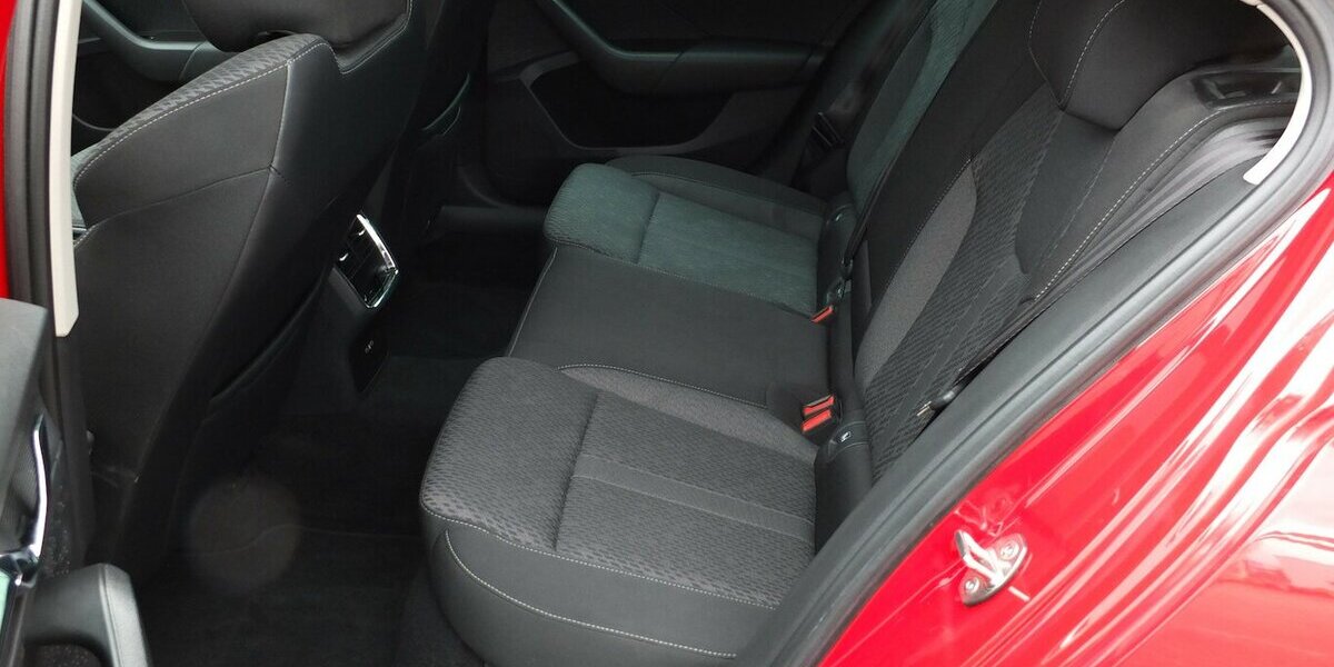 Skoda Octavia 2.0TDi STYLE NAVI BLUETOOTH PARKPILOT 53.254 km 18.908 &euro; Köln 50858