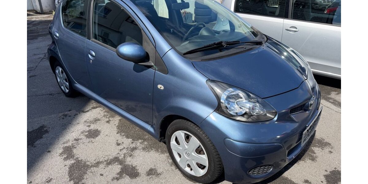 Toyota Aygo (X) 39.165 km 3.999 &euro; Düsseldorf 40231