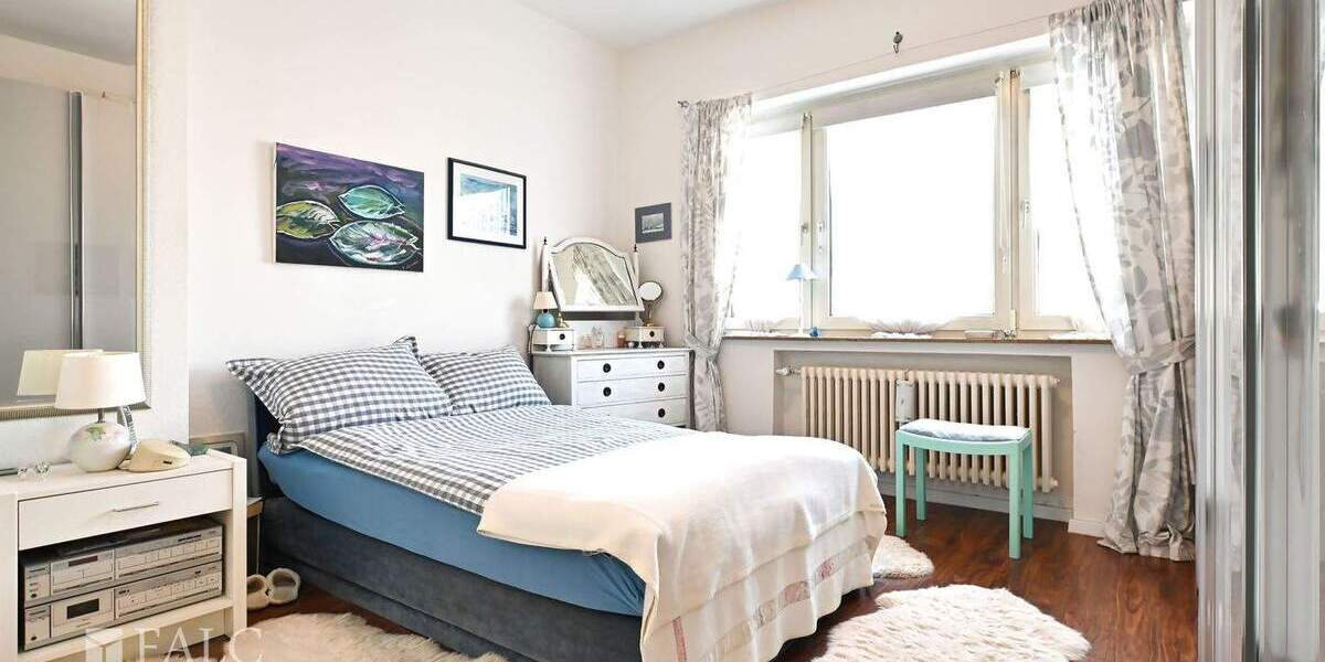 Mehrfamilienhaus, Wohnhaus Köln Weiden - 9 Zimmer, 251 m&sup2;, 1.150.000&euro; | Angebot:25696521