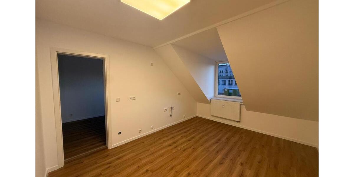 Dachgeschoßwohnung Wuppertal Gemarkung Langerfeld - 4 Zimmer, 100 m&sup2;, 850&euro; | Angebot:25921624