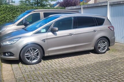 Ford S-Max 109.000 km 15.800 &euro; Langenfeld 40764