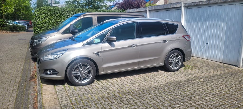 Ford S-Max 109.000 km 15.800 &euro; Langenfeld 40764