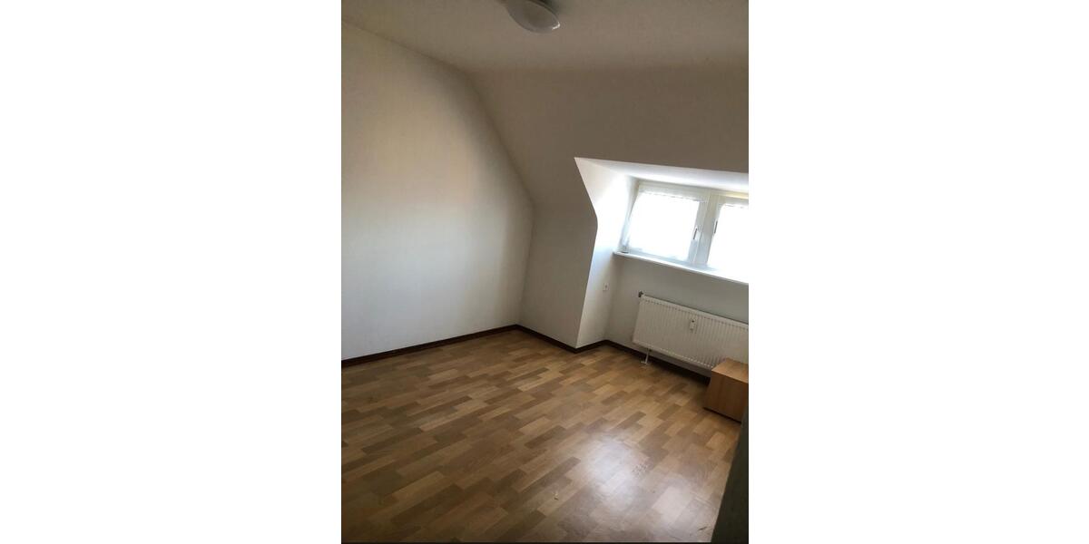 Dachgeschoßwohnung Köln Chorweiler - 1 Zimmer, 20 m&sup2;, 700&euro; | Angebot:25769630