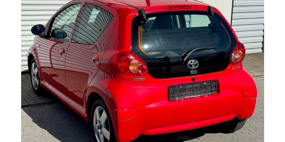 Toyota Aygo (X) 108.220 km 4.490 &euro; Solingen 42719
