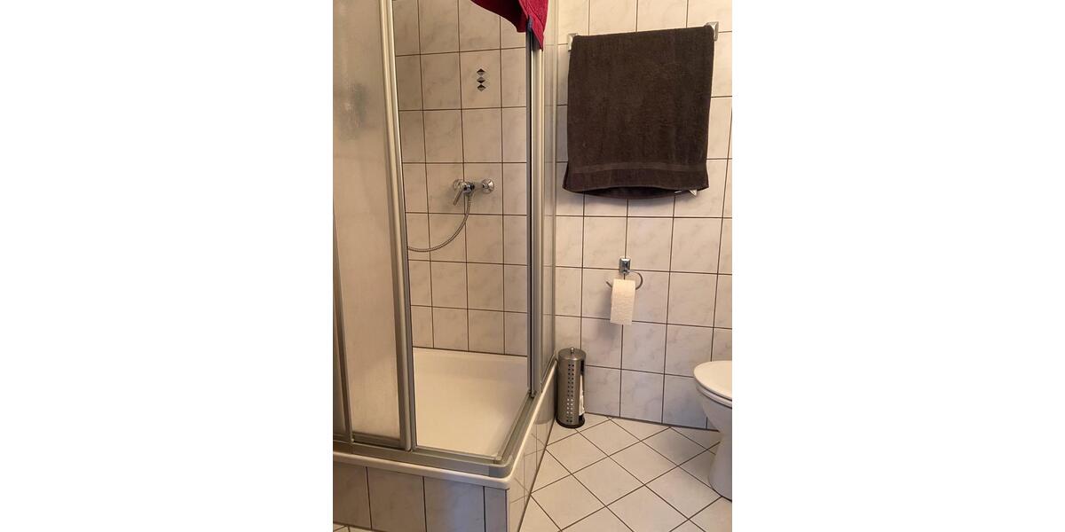 Dachgeschoßwohnung Radevormwald - 1 Zimmer, 23 m&sup2;, 455&euro; | Angebot:26300621