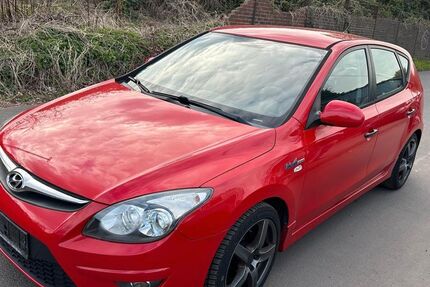 Hyundai i30 145.000 km 3.890 &euro; köln 50739