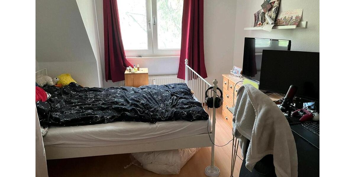 Dachgeschoßwohnung Köln Nippes - 2 Zimmer, 49 m&sup2;, 210.000&euro; | Angebot:25844555