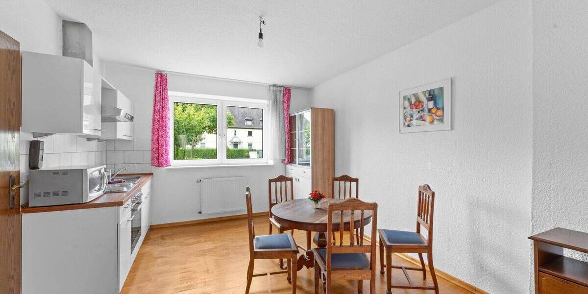 Reihenmittelhaus Düsseldorf Derendorf - 6 Zimmer, 130 m&sup2;, 550.000&euro; | Angebot:26160720