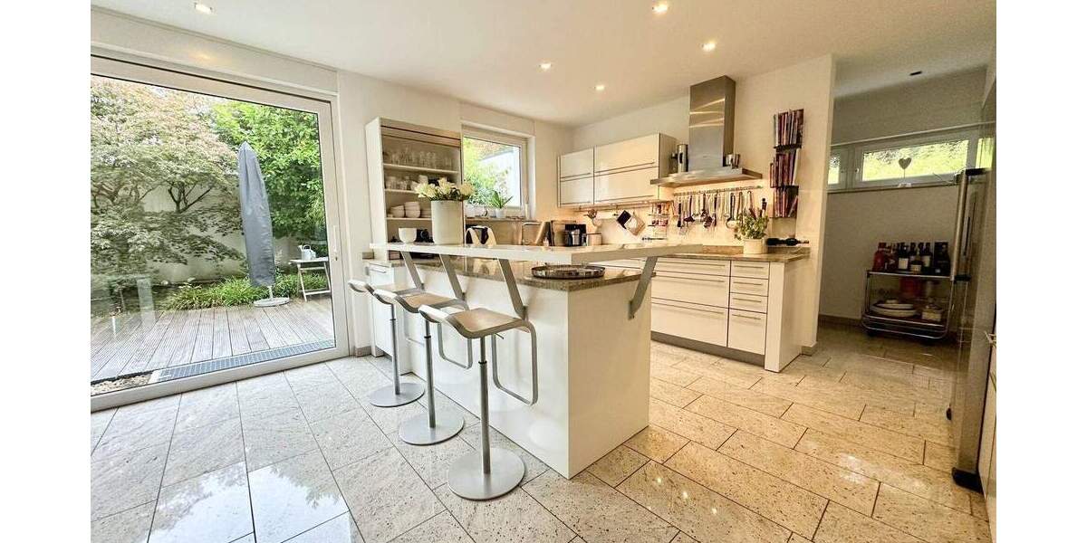 Mehrfamilienhaus, Wohnhaus Düsseldorf Garath - 1 Zimmer, 350 m&sup2;, 1.690.000&euro; | Angebot:25775354