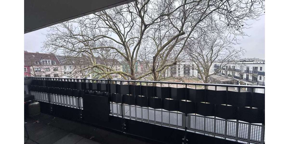 Etagenwohnung Düsseldorf Rath - 3 Zimmer, 92 m&sup2;, 1.328&euro; | Angebot:24698547