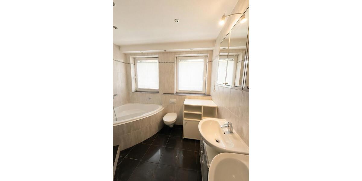 Erdgeschoßwohnung Heiligenhaus - 4 Zimmer, 105 m&sup2;, 299.000&euro; | Angebot:26122115