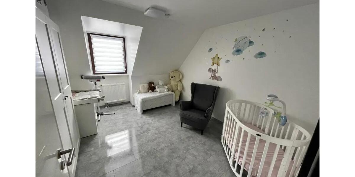 Etagenwohnung Grevenbroich - 3 Zimmer, 90 m&sup2;, 1.080&euro; | Angebot:26045516