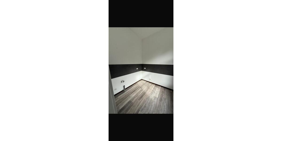 Etagenwohnung Wuppertal Elberfeld - 2 Zimmer, 75 m&sup2;, 700&euro; | Angebot:26001873