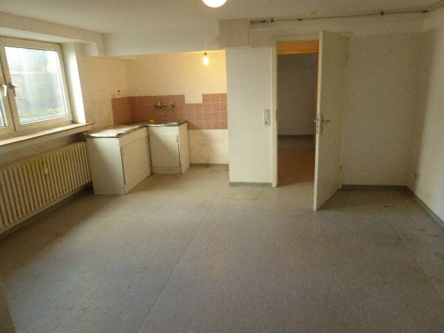 Gewerbeobjekt Düsseldorf Rath - 8 Zimmer, 156 m&sup2;, 350.000&euro; | Angebot:25665195