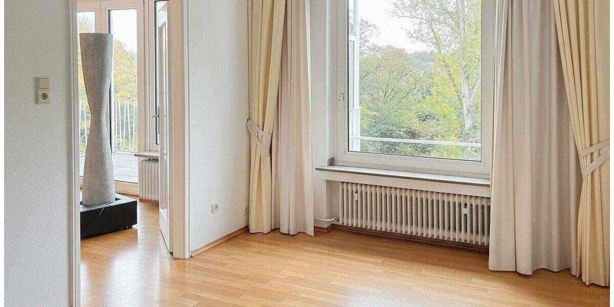 Etagenwohnung Düsseldorf Düsseltal - 3 Zimmer, 121 m&sup2;, 1.770&euro; | Angebot:25687711