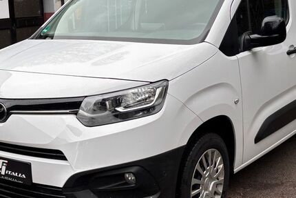 Toyota Proace City 83.400 km 13.790 &euro; Solingen 42697