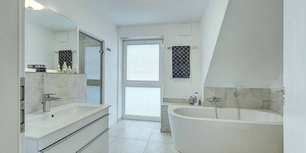 Einfamilienhaus Düsseldorf / Unterrath Unterrath - 5 Zimmer, 143 m&sup2;, 1.298.000&euro; | Angebot:26290812