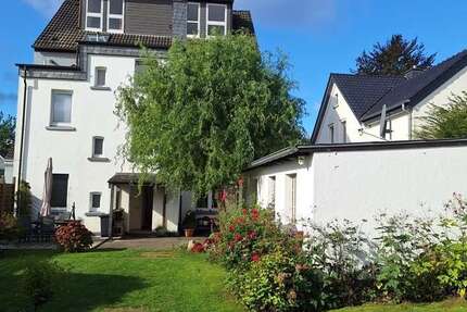 Haus Solingen Mitte - 9 Zimmer, 176 m&sup2;, 420.000&euro; | Angebot:27354475