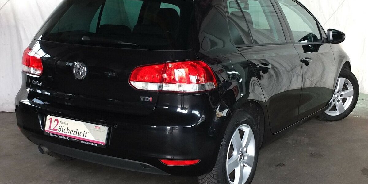 VW Golf 1.6TDi TEAM KLIMAAUTOMATIK 5-türig 159.855 km 6.904 &euro; Köln 50858