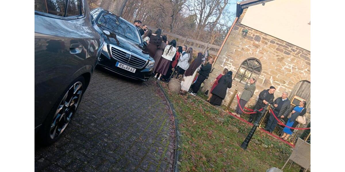 Einfamilienhaus Radevormwald - 8 Zimmer, 350 m&sup2;, 3.500&euro; | Angebot:25957722